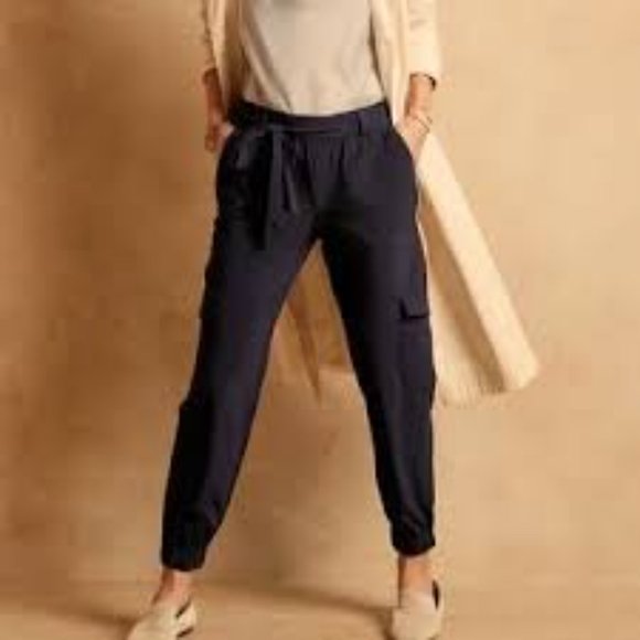 Banana Republic Pants - Black Size Large: Banana Republic Factory AirStretch Tie-Waist Cargo Jogger